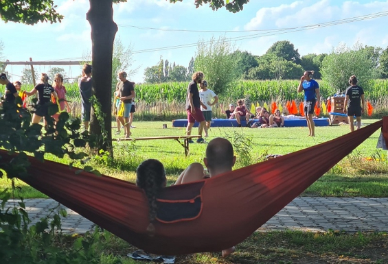 Kamperen in festivalsferen